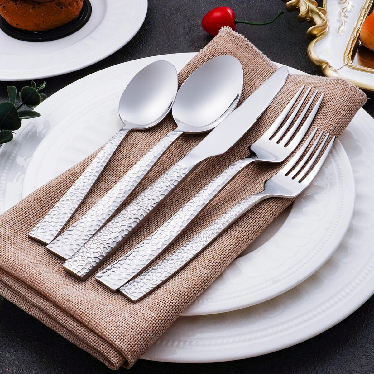 Deleca 6 Persoons Bestekset Deluxe (30-delig) - Vorken, Lepels En Messen - Vaatwasserbestendig - Gehamerd - Zilver / RVS - Afbeelding 3